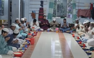 ‘আমরা যুবরা চাই পরিবর্তন’-এর উদ্যোগে এতিমখানায় ইফতার মাহফিল অনুষ্ঠিত